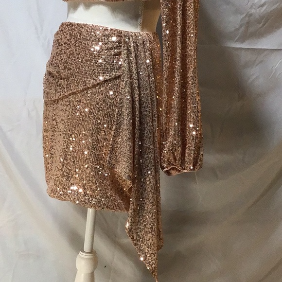 Etiquette sexy 🔥 peach sequin skirt and crop top set. Size S - Picture 4 of 12